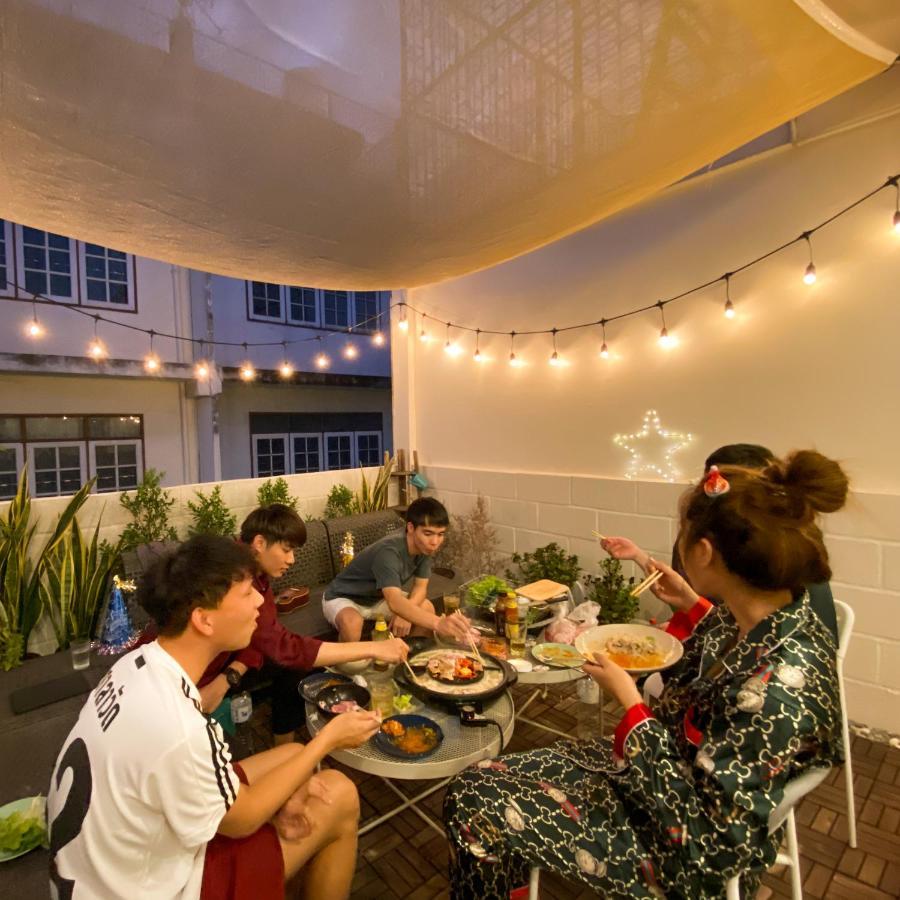 Ben&Pooh Hostel Bangkok Eksteriør billede